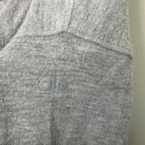 ALO YOGA Alolux Soho Cropped Henley Top Heather Gray Sz M {OO27} - Picture 4 of 4